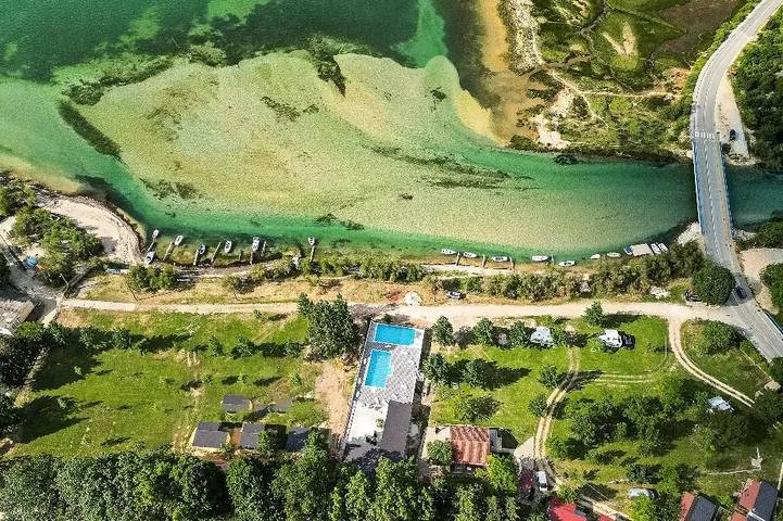 Camping für 6 Personen, mit Terrasse und Pool in Zadar - 2