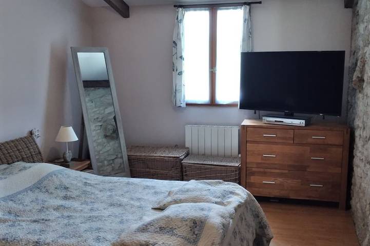 Location de vacances pour 12 personnes, avec terrasse et jardin à Fonroque - 2