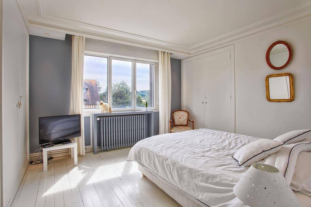 Beautiful family home located 300 m from the sea! in Benerville-sur-Mer, Lisieux en omgeving
