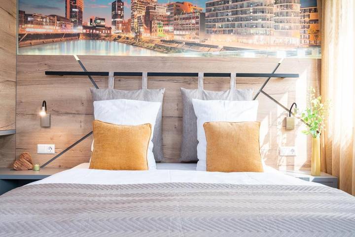 Hotel für 10 Personen, mit Balkon und Terrasse sowie Sauna in Düsseldorf