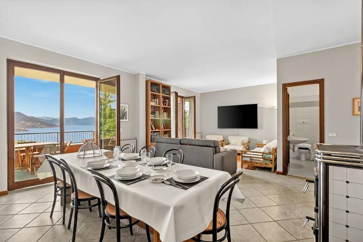 Appartement entier, Riflessi Di Luce: Lake Maggiore View Balcony Stresa in Stresa, Comune di Stresa