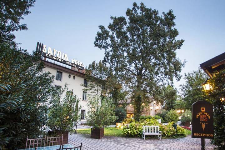 Apartamento para 4 personas, con Jacuzzi además de Jardín y Piscina en Bolonia