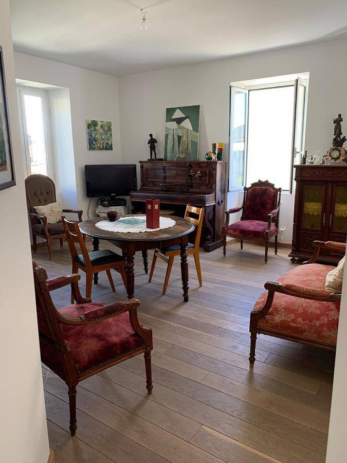 Gîte pour 5 personnes, avec balcon et vue, animaux acceptés à Vezzani