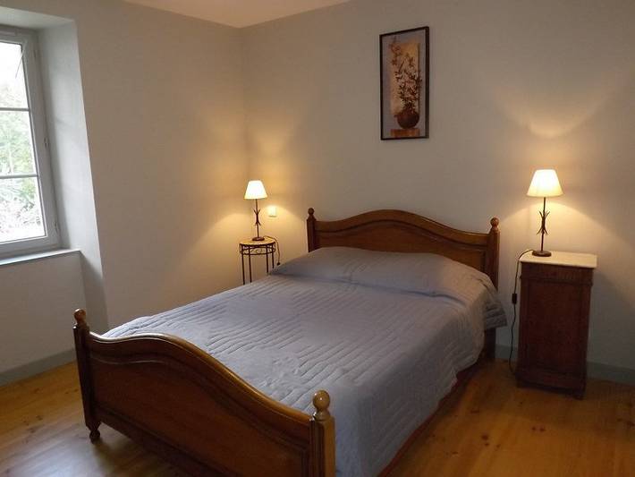 Gîte pour 6 personnes, avec terrasse et jardin à Mandailles-Saint-Julien - 4