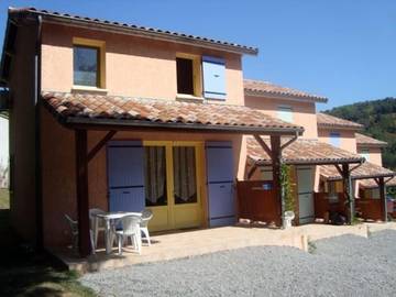 Location de vacances pour 4 personnes, avec jardin et terrasse dans Neyrac les Bains