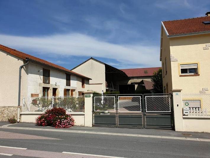 Chambre d’hôte pour 2 personnes, avec terrasse et jardin dans Les Grandes-Loges