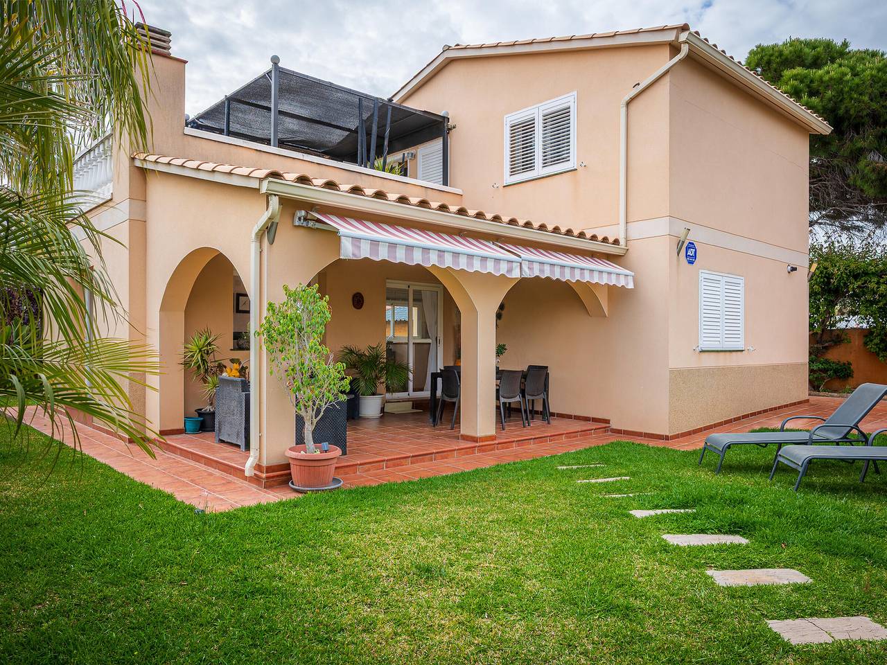 Casa con jardín cerca de la playa - 6 pers. in Creixell, Costa Dorada