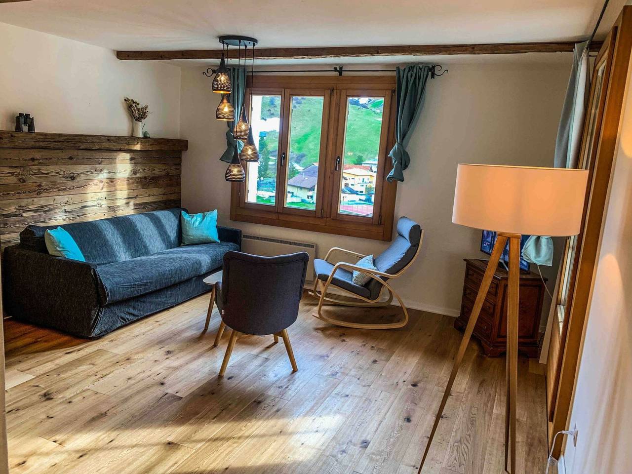 Ganze Wohnung, Mit Blick in die Berge in Surses, Albula