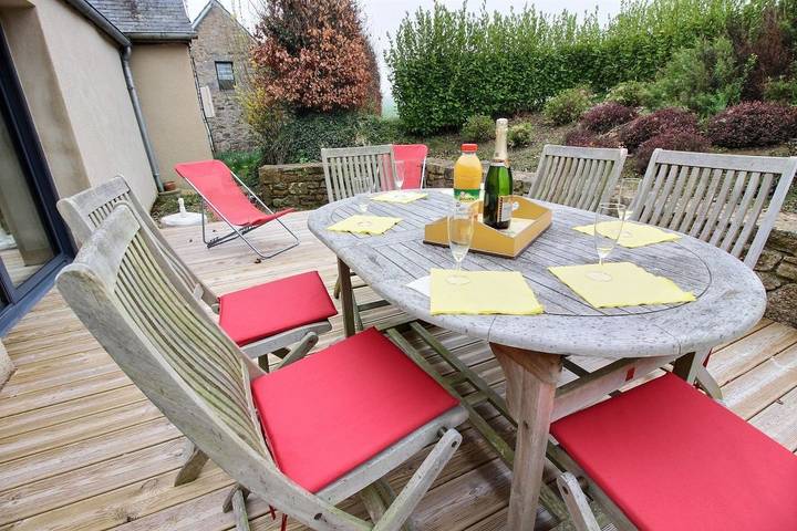 Gîte pour 6 personnes, avec jardin et terrasse à Saint-Quay-Perros - 4