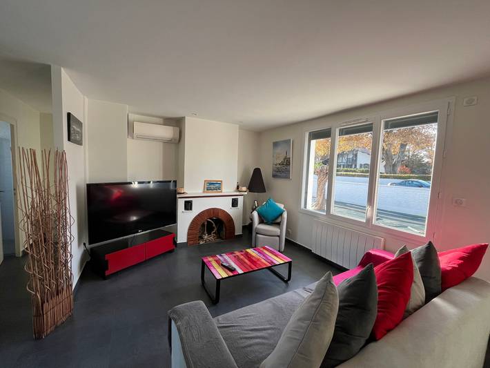 Casa familiar con piscina, Wi-Fi y aparcamiento en Gujan-Mestras in Gujan-Mestras, Region de Arcachon