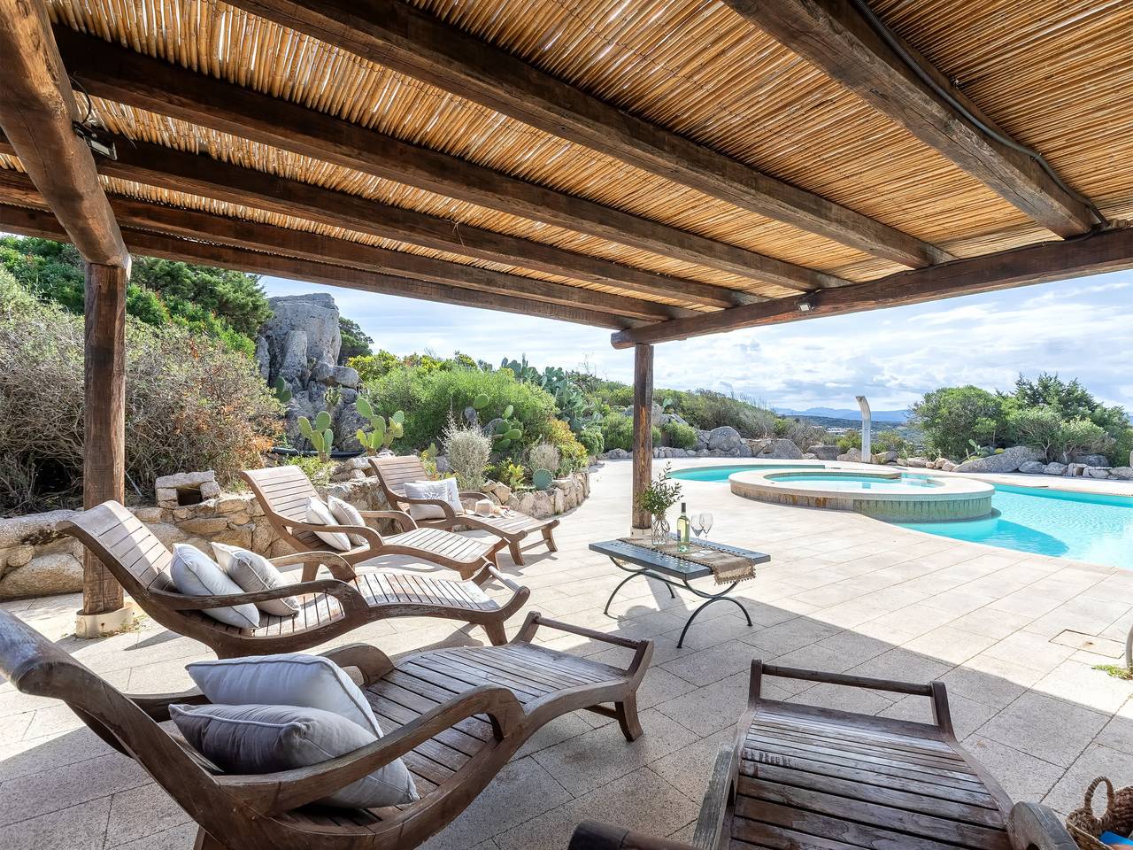 Bianca in Santa Teresa di Gallura, Santa Teresa Gallura (Municipality)