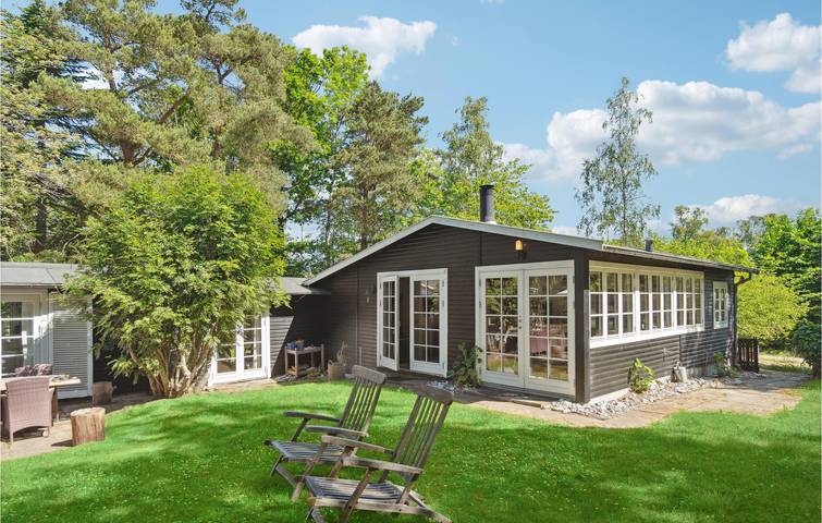 Ferienhaus für 6 Personen, mit Terrasse und Garten in Ahl Strand
