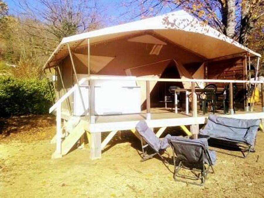 Camping Coeur d'Ardèche - Tente en toile et en bois 5 personnes - Petit Lodge 3 Pièces 5 Personnes Sans Sanitaire in Saint-Vincent-de-Durfort, Parc naturel régional des Monts d'Ardèche