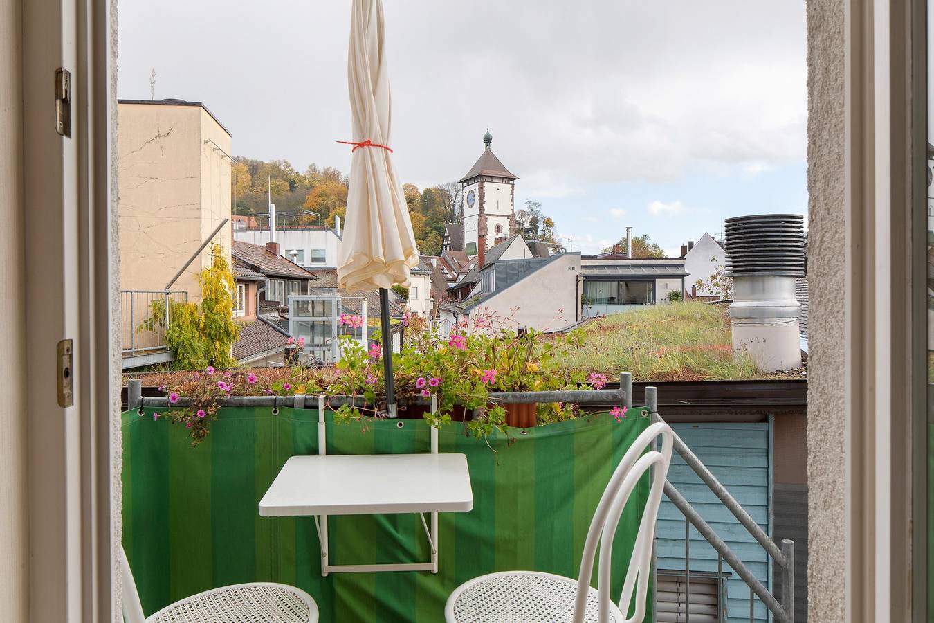 Entire studio, Stiegeler Apartment No. 3 Augustinerplatz with Balcony and Wi-Fi in Freiburg, Southern Black Forest