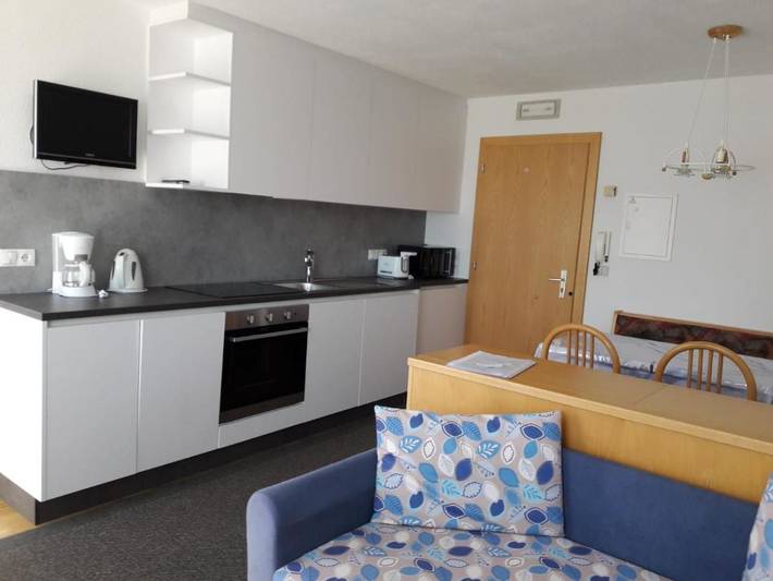 Ferienhaus für 4 Personen, mit Balkon und Ausblick in Reschen - 2