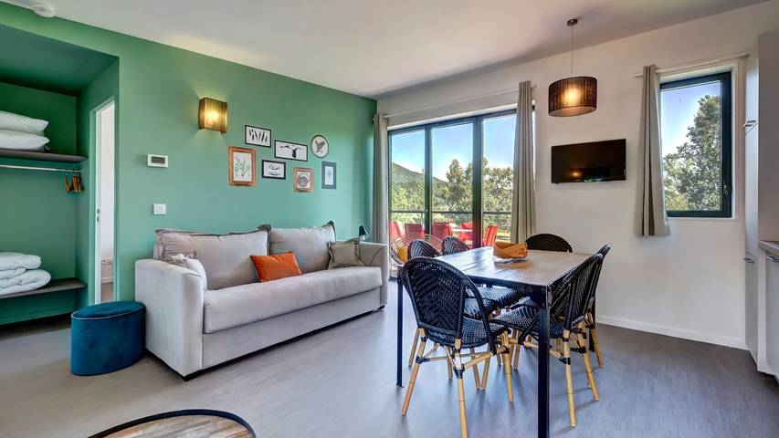 Gîte pour 4 personnes, avec terrasse, animaux acceptés à Motz (homonymie)