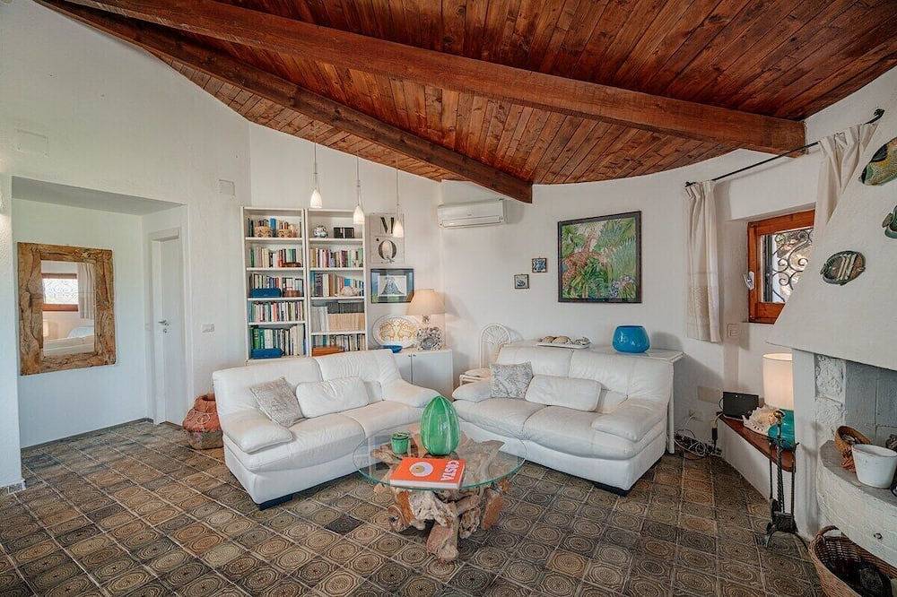 Villa-Gartenblick-Eigenes Badezimmer in Punta Pietra Bianca, Olbia-Tempio