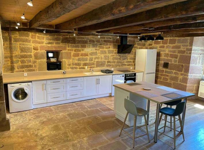 Location de vacances pour 6 personnes, avec terrasse ainsi que jacuzzi et jardin à Collonges-la-Rouge - 2