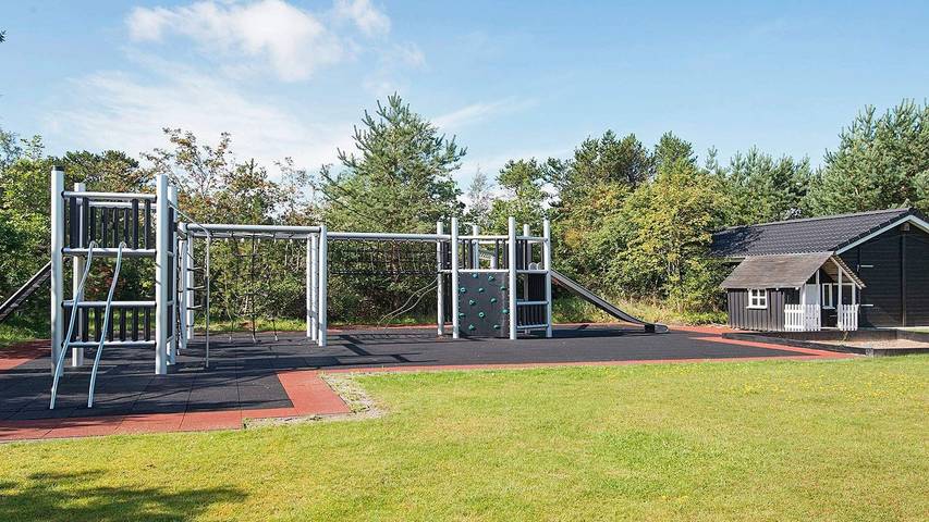 Ferieudlejning for 6 personer, med terrasse i Bratten
