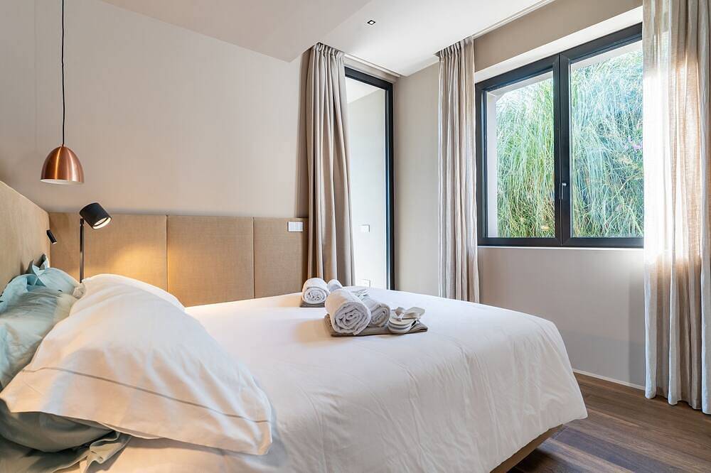 Villa Elma, Luxury and Elegance in Padenghe sul Garda in Padenghe sul Garda, Gardasee-Berge
