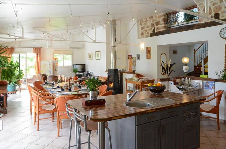 Location de vacances pour 12 personnes, avec jacuzzi ainsi que jardin et piscine à Cublac - 4