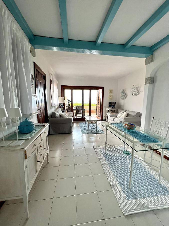 Appartamento per 3 persone, con Terrazza e Piscina nonché Panorama a Capo Coda Cavallo