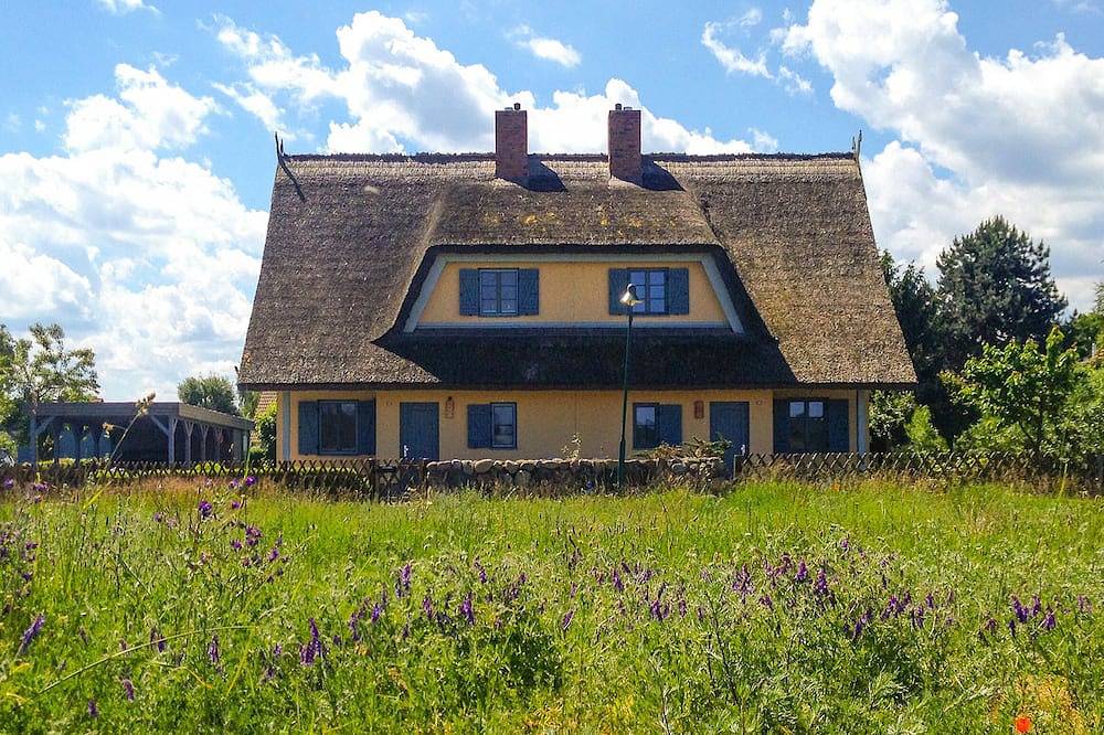 'Uns Hus 'mit Terrasse und kleinem Garten;Wlan; Internet-Tv strandnah und ruhig in Kamminke, Usedom