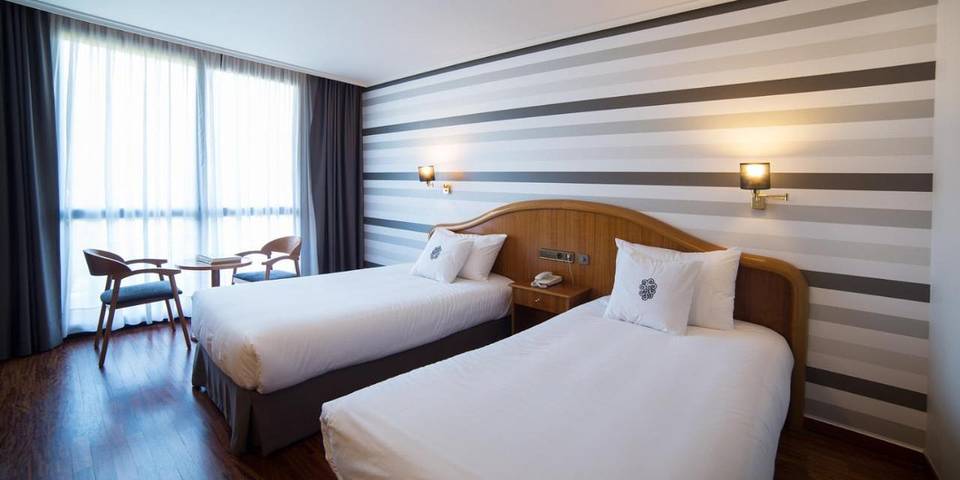 Hotel para 2 personas, con Jacuzzi y Terraza además de Jardín y Sauna en Maside - 2