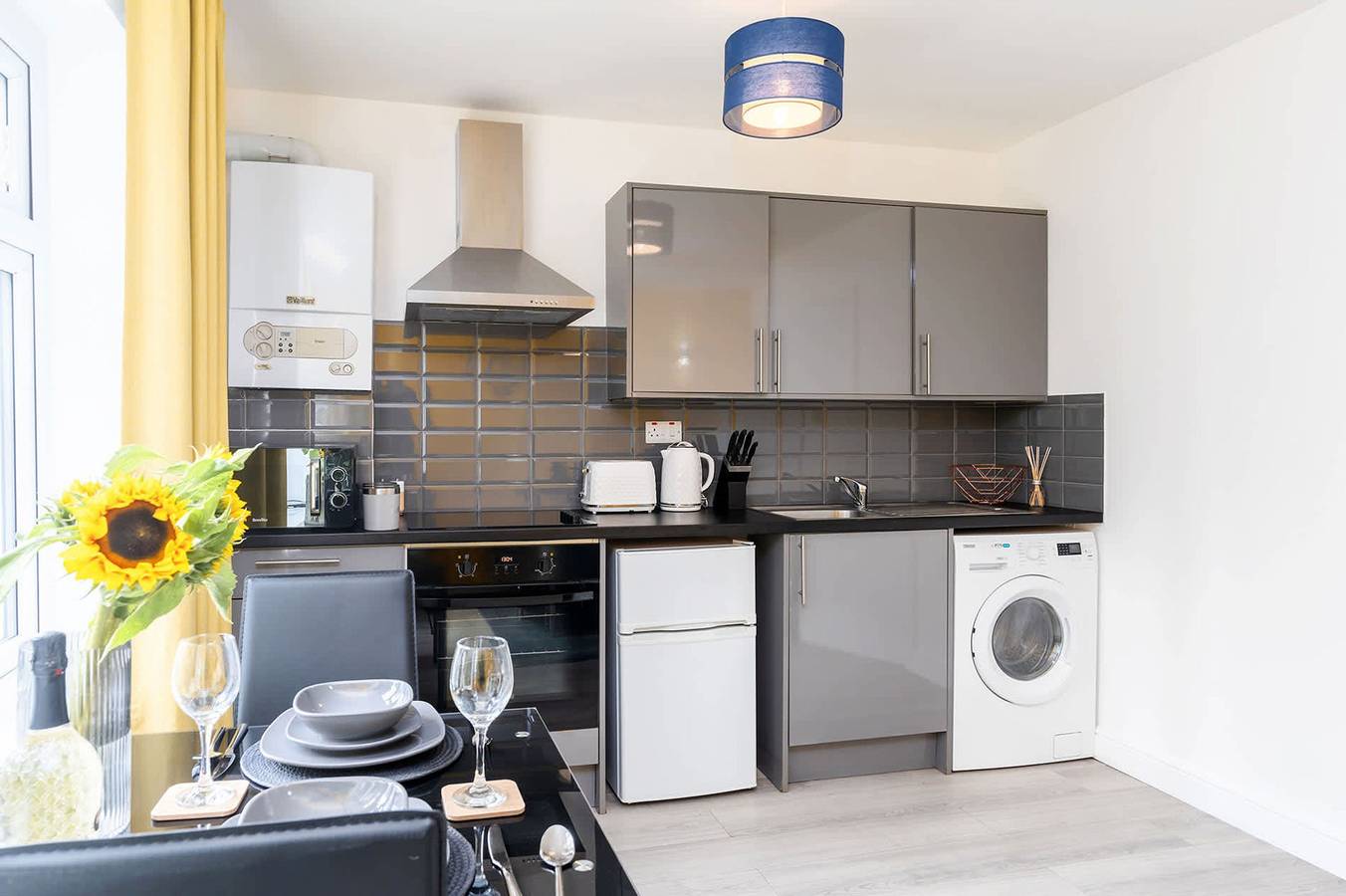 Entire apartment, Off-Street Parking   1Br 1Ba   Sleeps 2   20 Off in Sheffield, South Yorkshire