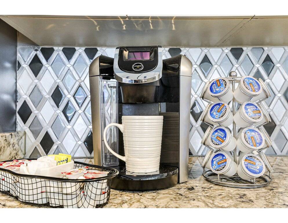 Ganze Wohnung, ⚜️ Perfect Downtown 1 Bedroom plus Queen Sleeper Sofa & Private Terrace ⚜️ - The Livingston in New Orleans, Orleans Parish