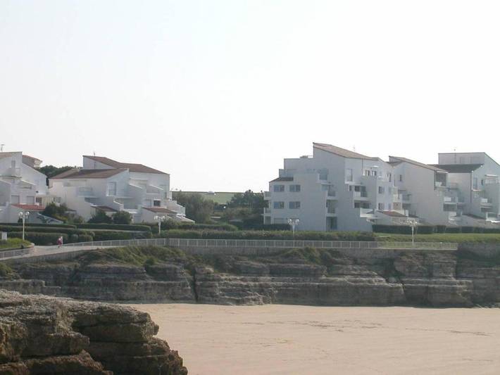 Gîte pour 5 personnes, avec balcon dans Plage du Chay - 2