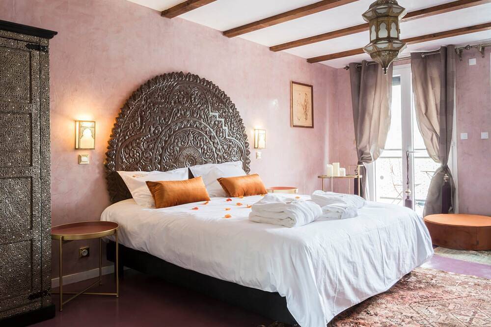 A Thousand and One Nights in Tours, Tours und Umgebung