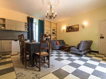 Gîte pour 4 personnes, avec piscine à Chalais (Aquitaine)