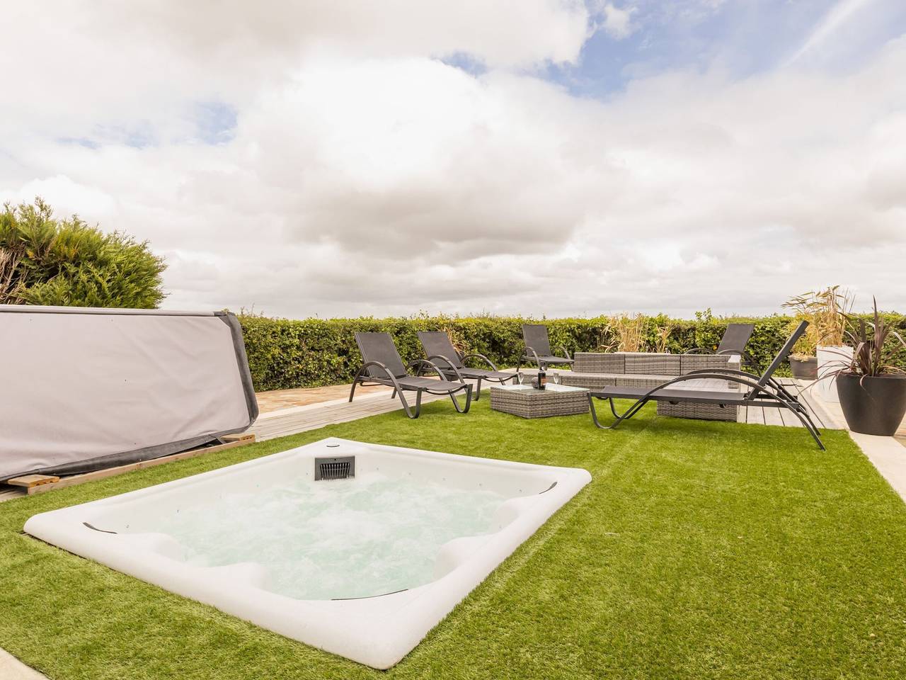 Moulin 18ème siècle, 3 chambres, jardin, wifi à Monnières in Monnières, Région de Nantes