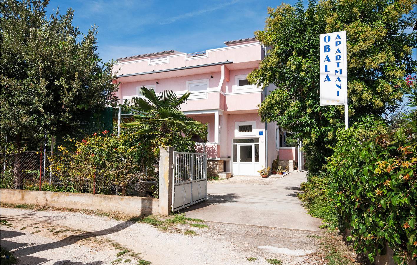 Ganze Ferienwohnung, Gemütliche 1-Zimmer-Wohnung mit Terrasse, 1 km vom Strand entfernt! in Sveti Filip i Jakov, Općina Sveti Filip i Jakov