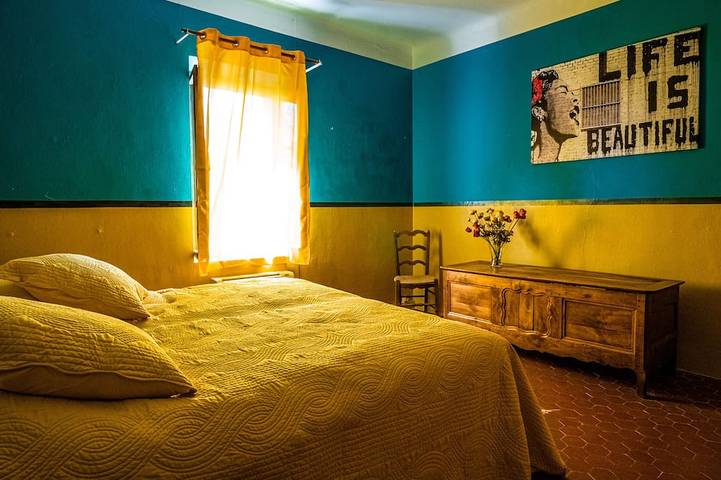 Location de vacances pour 5 personnes, avec terrasse et jardin, animaux acceptés à La Tour-d'Aigues - 3