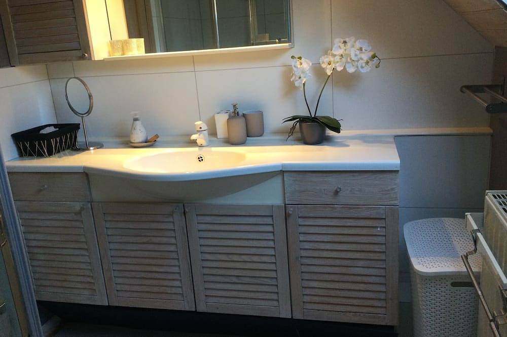 Ganze Wohnung, Neue private Etage zwischen Lüttich, Aix, Maastricht, Spa, Francorchamps in Limbourg, Lüttich und Umgebung