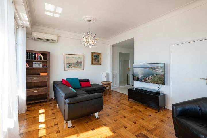 Gîte pour 5 personnes, avec vue et balcon dans Plage Fabron Bambou Nice - 4