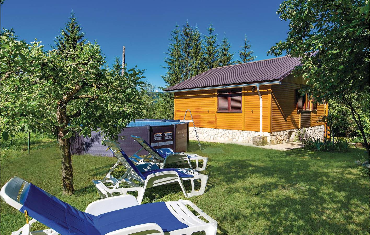 Gemütliche Ferienwohnung mit Pool, WLAN und Terrasse in der Nähe des Flusses Ribnjak in Karlovac und Umgebung