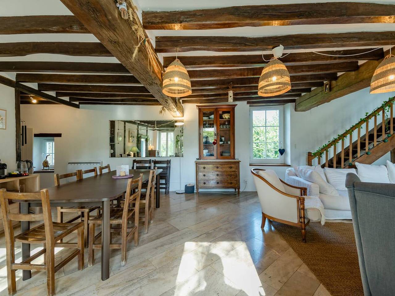 Modern and comfy house in Ouanne for 14 people in Ouanne, Auxerre region