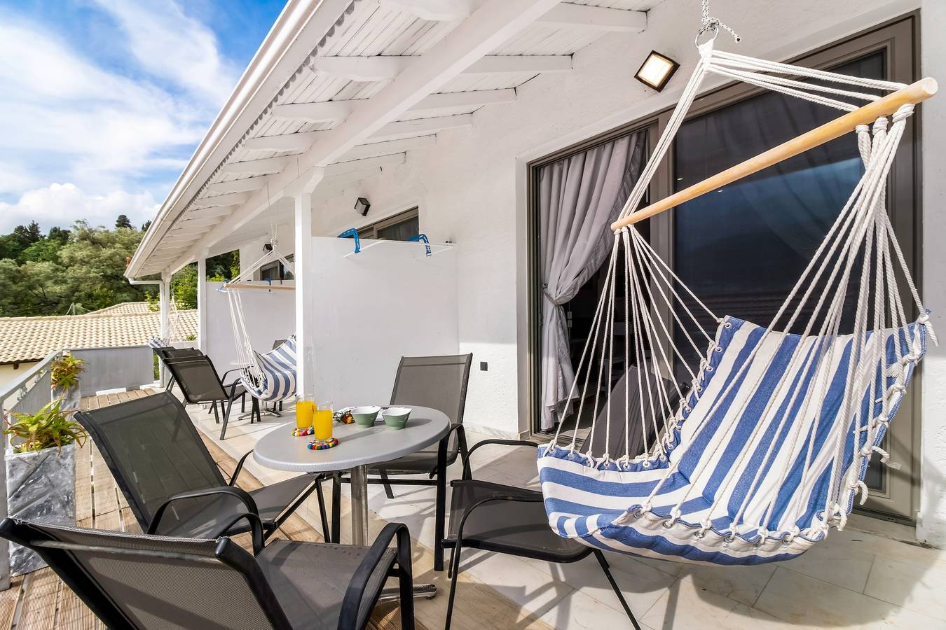 Entire studio, Studio Apartment 'Chakalaka with Sofa Bed 15' with Sea View, Wi-Fi and Air Conditioning in Geni, Greece