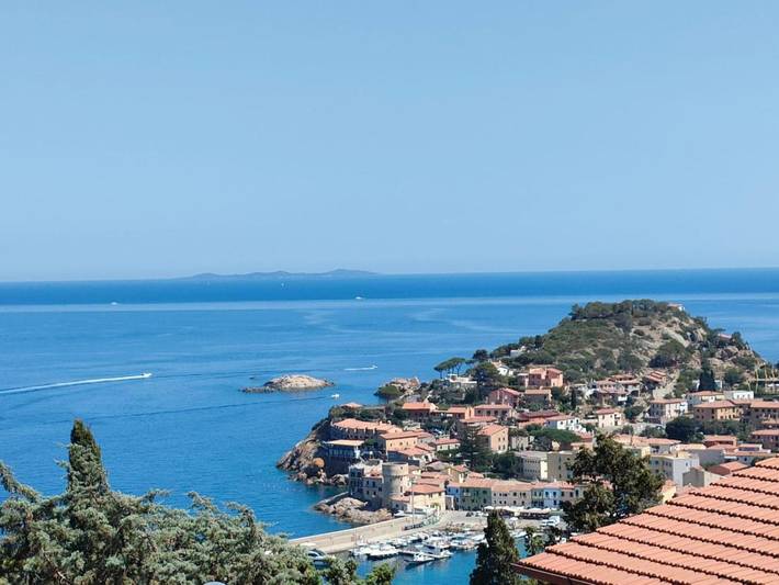 Ferienwohnung für 2 Personen, mit Balkon und Ausblick auf Isola del Giglio