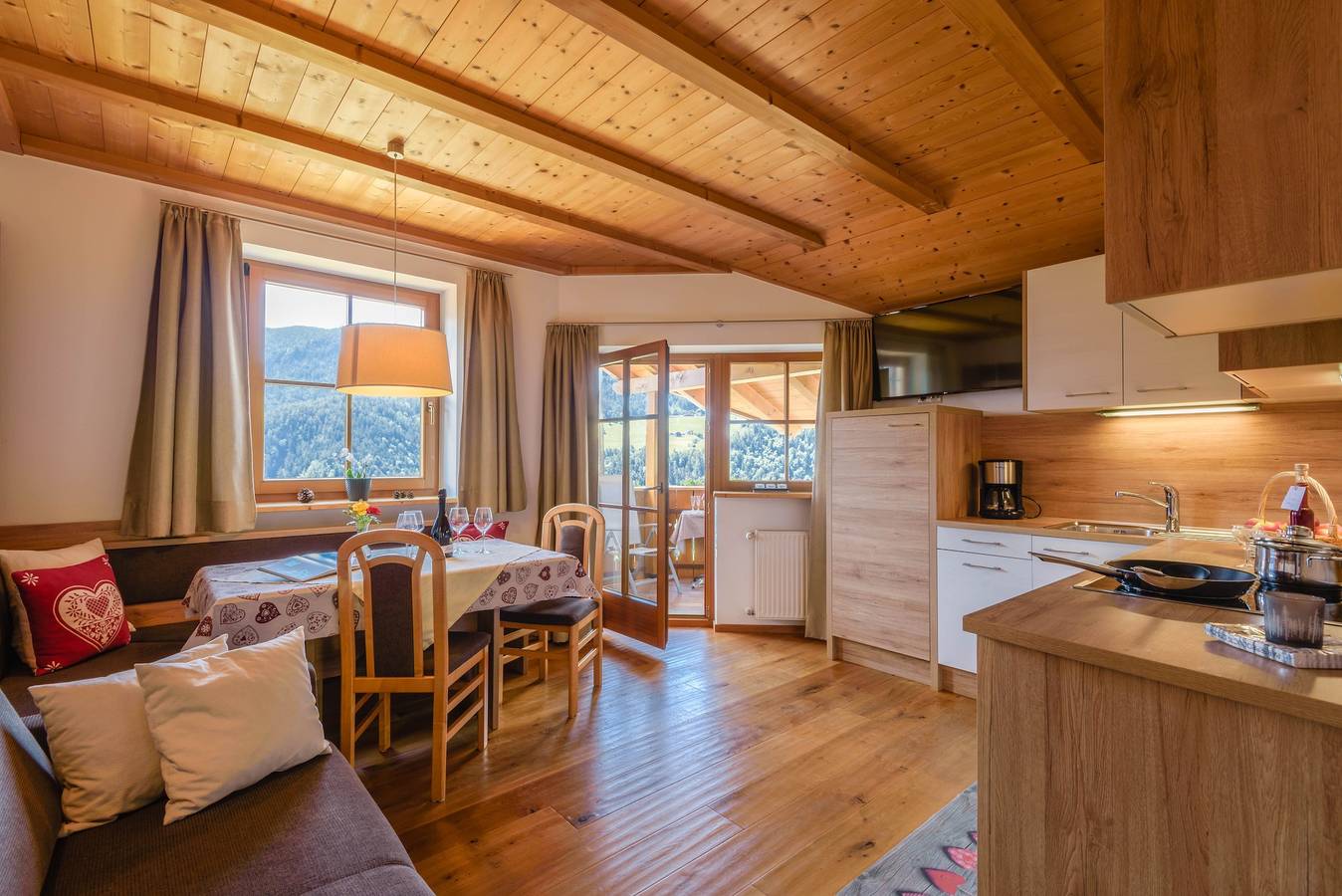 Appartamento intero, Appartamento per famiglie "Alpe Unterkehrhof" con vista montagna, giardino e terrazza in Laion, Dolomiti Superski