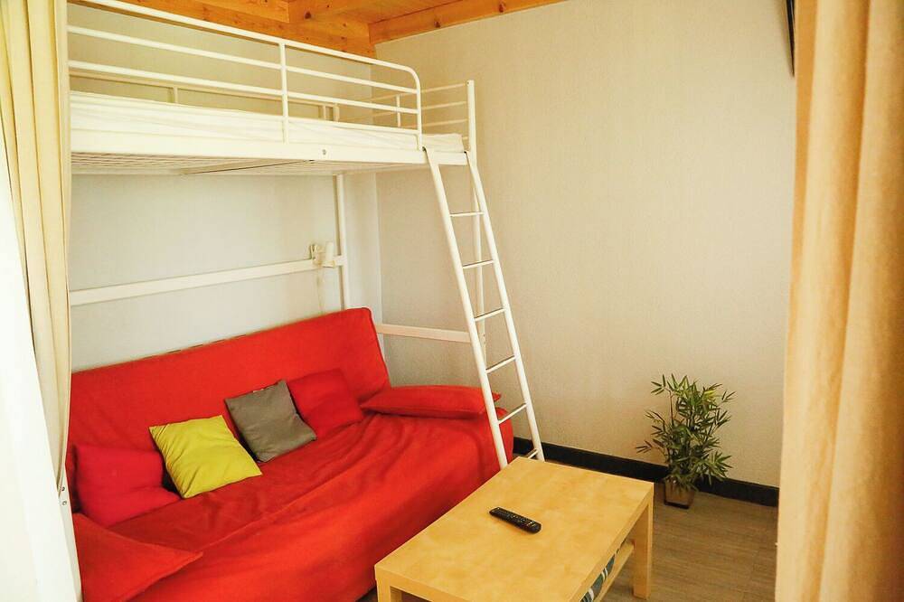 Gites in Provence in the heart of the pine forest, 10 minutes from Lake Serre Ponçon! in Montclar, Alpes-de-Haute-Provence
