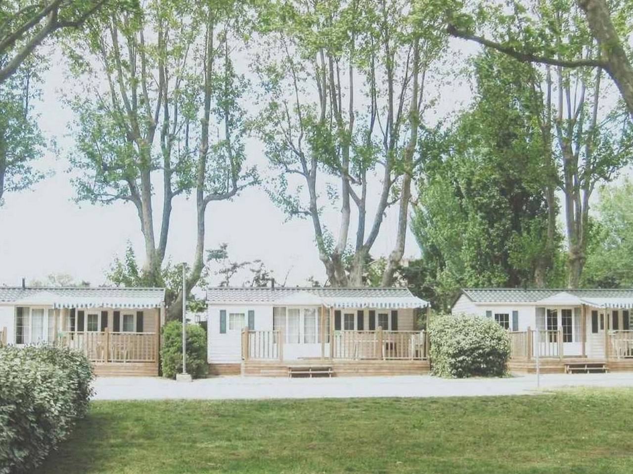 Mobilheim 32m² mit Terrasse, 3 Schlafzimmer in Cavaillon, 8 Pers. in Cavaillon, Regionaler Naturpark Luberon