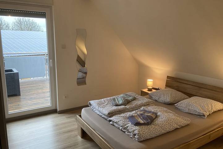 Gîte pour 9 personnes, avec balcon/terrasse et terrasse, animaux acceptés à Lohr (homonymie)