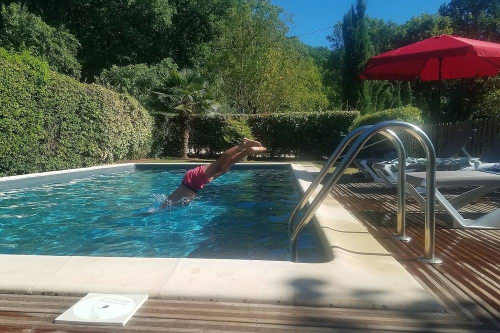Casa con piscina climatizada y trampolín in Espinas (Tarn y Garona), Macizo Central