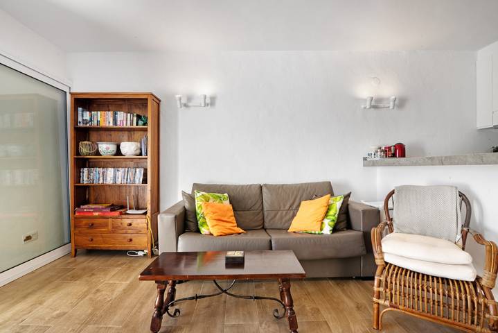 Apartamento entero, Apartamento 'Albatros 2' con piscina privada, Wi-Fi y aire acondicionado in Platja de les Marines (El Palmar), El Palmar