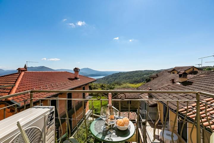 Ferienwohnung für 7 Personen, mit Balkon und Kinderpool sowie Seeblick in Comune di Stresa - 2