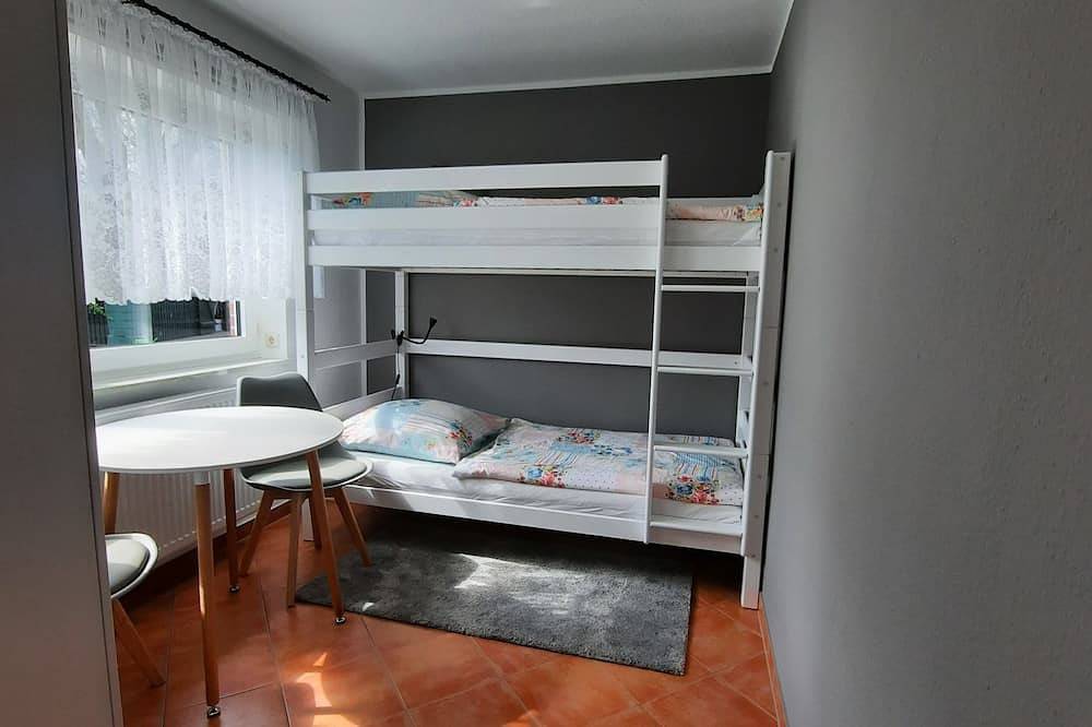 Ganze Wohnung, Schöne, direkt am Eiderdeich gelegene Ferienwohnung in Tönning, Halbinsel Eiderstedt